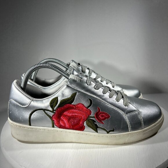 ComfortView Silver Rose Floral Womens Size 9 WW Shoes X-Wide Sneakers Embroidery - Picture 5 of 12